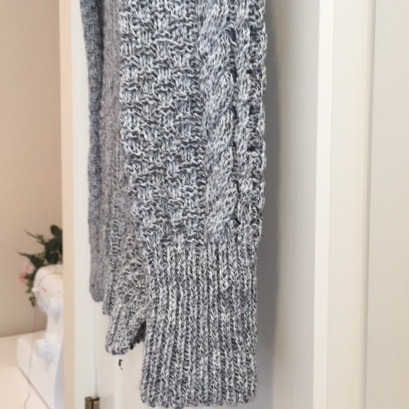 Aeropostale Gray Cable Sweater — XS - Picture 3 of 7